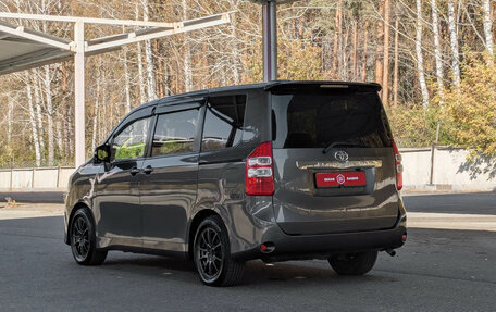 Toyota Noah III, 2012 год, 1 699 900 рублей, 5 фотография