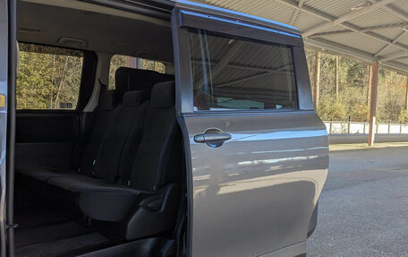 Toyota Noah III, 2012 год, 1 699 900 рублей, 12 фотография
