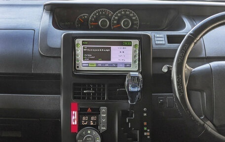 Toyota Noah III, 2012 год, 1 699 900 рублей, 9 фотография
