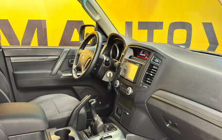 Mitsubishi Pajero IV, 2014 год, 2 199 000 рублей, 14 фотография