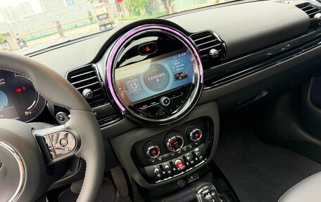 MINI Clubman, 2023 год, 1 800 000 рублей, 8 фотография
