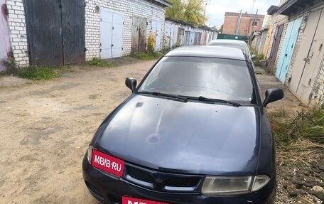 Mitsubishi Carisma I, 1998 год, 165 000 рублей, 1 фотография