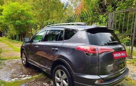 Toyota RAV4, 2017 год, 1 800 000 рублей, 3 фотография