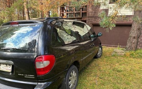Chrysler Voyager IV, 2004 год, 850 000 рублей, 4 фотография
