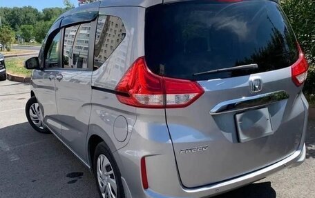 Honda Freed II, 2021 год, 1 340 000 рублей, 4 фотография