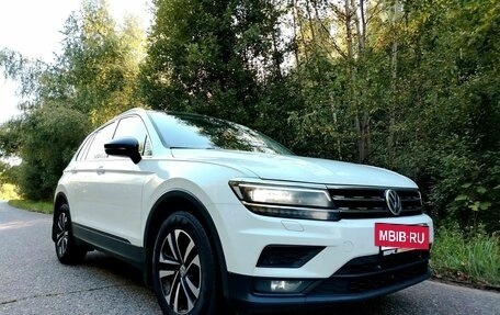 Volkswagen Tiguan II, 2020 год, 2 000 000 рублей, 2 фотография
