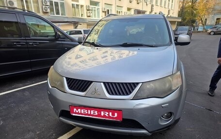 Mitsubishi Outlander III рестайлинг 3, 2008 год, 824 000 рублей, 1 фотография