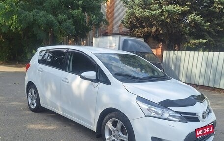 Toyota Verso I, 2013 год, 720 000 рублей, 1 фотография