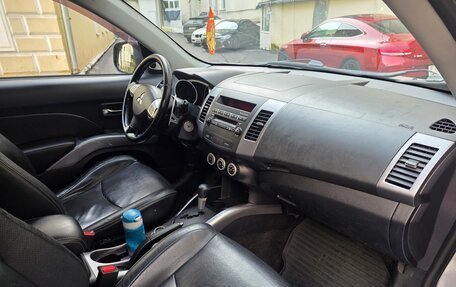 Mitsubishi Outlander III рестайлинг 3, 2008 год, 824 000 рублей, 9 фотография