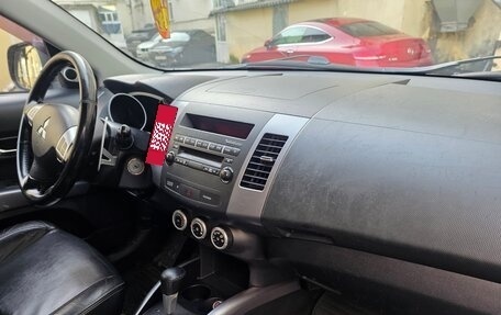 Mitsubishi Outlander III рестайлинг 3, 2008 год, 824 000 рублей, 10 фотография