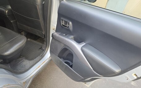 Mitsubishi Outlander III рестайлинг 3, 2008 год, 824 000 рублей, 15 фотография