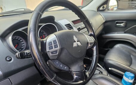 Mitsubishi Outlander III рестайлинг 3, 2008 год, 824 000 рублей, 28 фотография