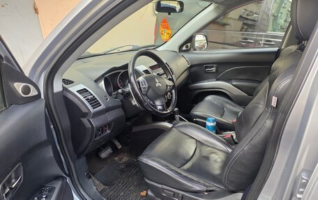 Mitsubishi Outlander III рестайлинг 3, 2008 год, 824 000 рублей, 33 фотография