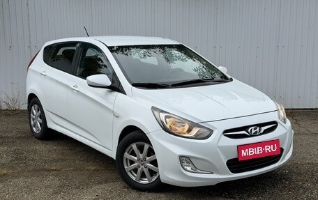 Hyundai Solaris II рестайлинг, 2013 год, 799 999 рублей, 1 фотография