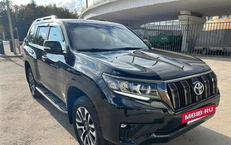 Toyota Land Cruiser Prado 150 рестайлинг 2, 2022 год, 6 000 000 рублей, 3 фотография