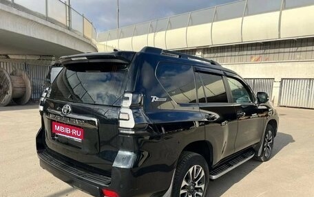 Toyota Land Cruiser Prado 150 рестайлинг 2, 2022 год, 6 000 000 рублей, 4 фотография