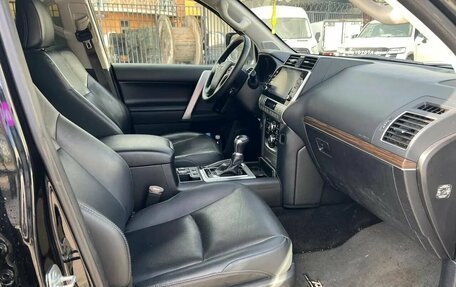 Toyota Land Cruiser Prado 150 рестайлинг 2, 2022 год, 6 000 000 рублей, 11 фотография