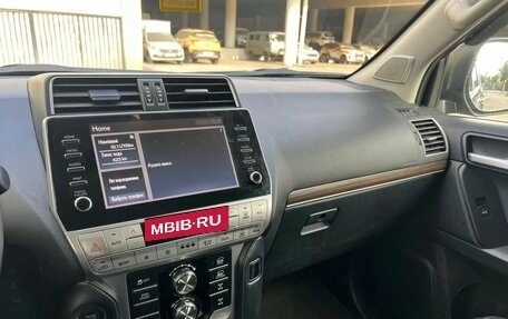 Toyota Land Cruiser Prado 150 рестайлинг 2, 2022 год, 6 000 000 рублей, 16 фотография