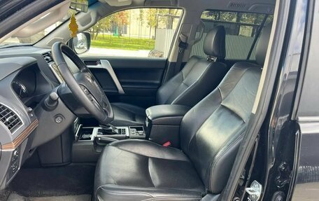 Toyota Land Cruiser Prado 150 рестайлинг 2, 2022 год, 6 000 000 рублей, 17 фотография