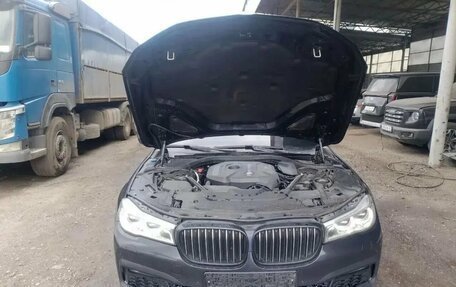 BMW 7 серия, 2018 год, 3 950 000 рублей, 10 фотография