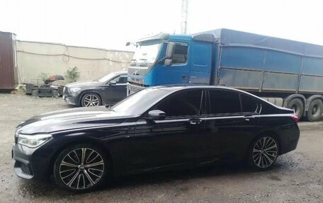 BMW 7 серия, 2018 год, 3 950 000 рублей, 8 фотография