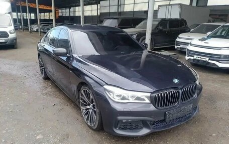 BMW 7 серия, 2018 год, 3 950 000 рублей, 3 фотография