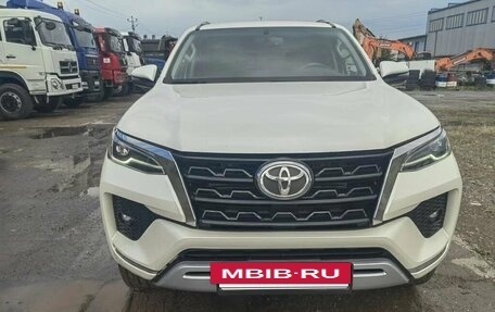 Toyota Fortuner II, 2021 год, 5 000 000 рублей, 2 фотография