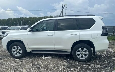 Toyota Land Cruiser Prado 150 рестайлинг 2, 2021 год, 7 500 000 рублей, 9 фотография