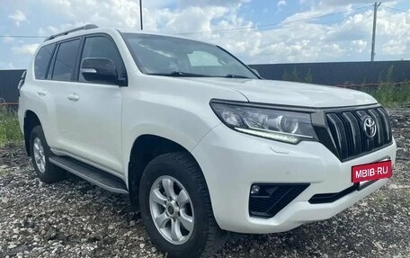 Toyota Land Cruiser Prado 150 рестайлинг 2, 2021 год, 7 500 000 рублей, 3 фотография