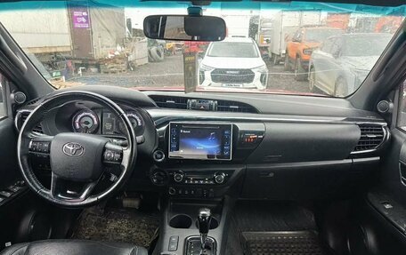 Toyota Hilux VIII, 2018 год, 3 700 000 рублей, 11 фотография