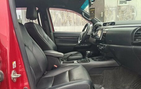 Toyota Hilux VIII, 2018 год, 3 700 000 рублей, 13 фотография
