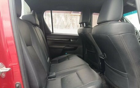 Toyota Hilux VIII, 2018 год, 3 700 000 рублей, 16 фотография