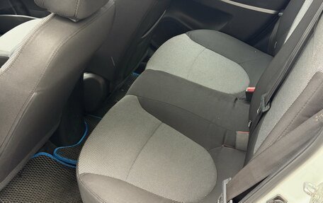 Hyundai Solaris II рестайлинг, 2013 год, 799 999 рублей, 14 фотография