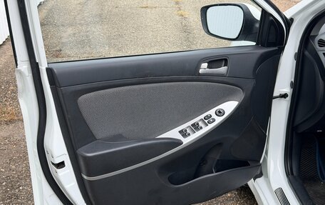 Hyundai Solaris II рестайлинг, 2013 год, 799 999 рублей, 13 фотография