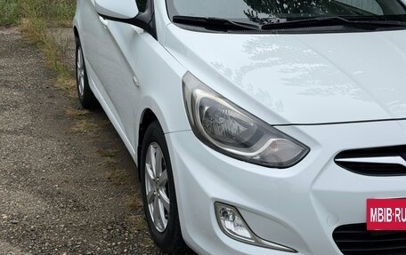 Hyundai Solaris II рестайлинг, 2013 год, 799 999 рублей, 8 фотография