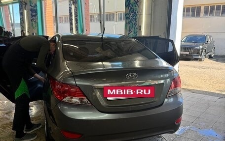 Hyundai Solaris II рестайлинг, 2013 год, 660 000 рублей, 2 фотография