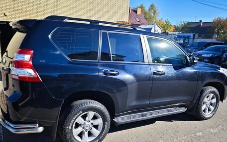 Toyota Land Cruiser Prado 150 рестайлинг 2, 2014 год, 3 000 000 рублей, 3 фотография