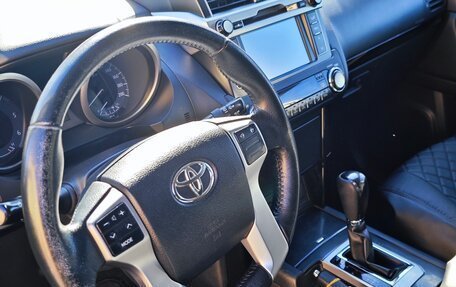 Toyota Land Cruiser Prado 150 рестайлинг 2, 2014 год, 3 000 000 рублей, 6 фотография