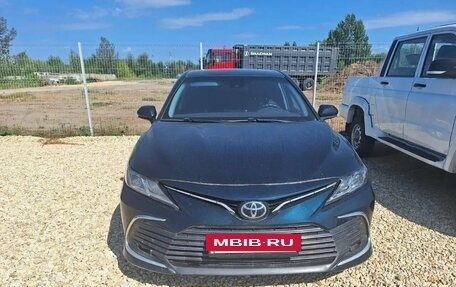 Toyota Camry, 2021 год, 2 300 000 рублей, 2 фотография