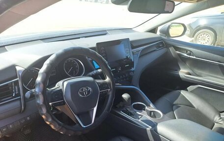 Toyota Camry, 2021 год, 2 300 000 рублей, 8 фотография