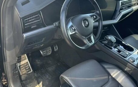 Volkswagen Touareg III, 2019 год, 4 600 000 рублей, 7 фотография