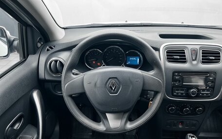 Renault Logan II, 2017 год, 999 000 рублей, 6 фотография