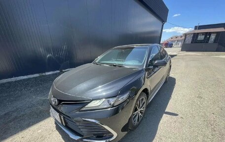 Toyota Camry, 2023 год, 3 900 000 рублей, 2 фотография