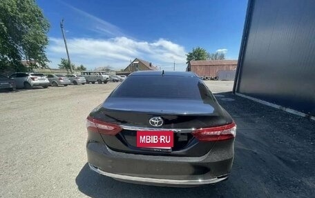 Toyota Camry, 2023 год, 3 900 000 рублей, 7 фотография