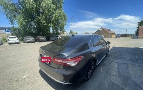 Toyota Camry, 2023 год, 3 900 000 рублей, 6 фотография