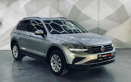 Volkswagen Tiguan II, 2021 год, 1 999 000 рублей, 3 фотография