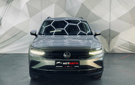 Volkswagen Tiguan II, 2021 год, 1 999 000 рублей, 2 фотография
