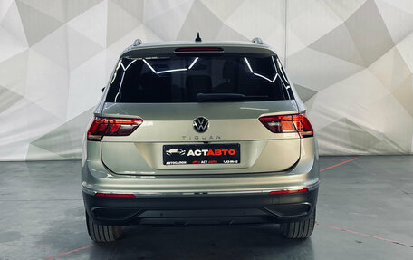 Volkswagen Tiguan II, 2021 год, 1 999 000 рублей, 5 фотография