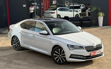 Skoda Superb III рестайлинг, 2024 год, 3 500 000 рублей, 1 фотография