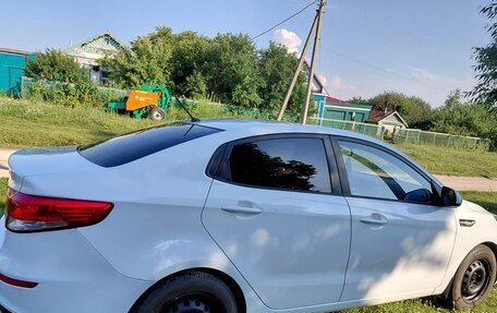 KIA Rio III рестайлинг, 2016 год, 850 000 рублей, 5 фотография